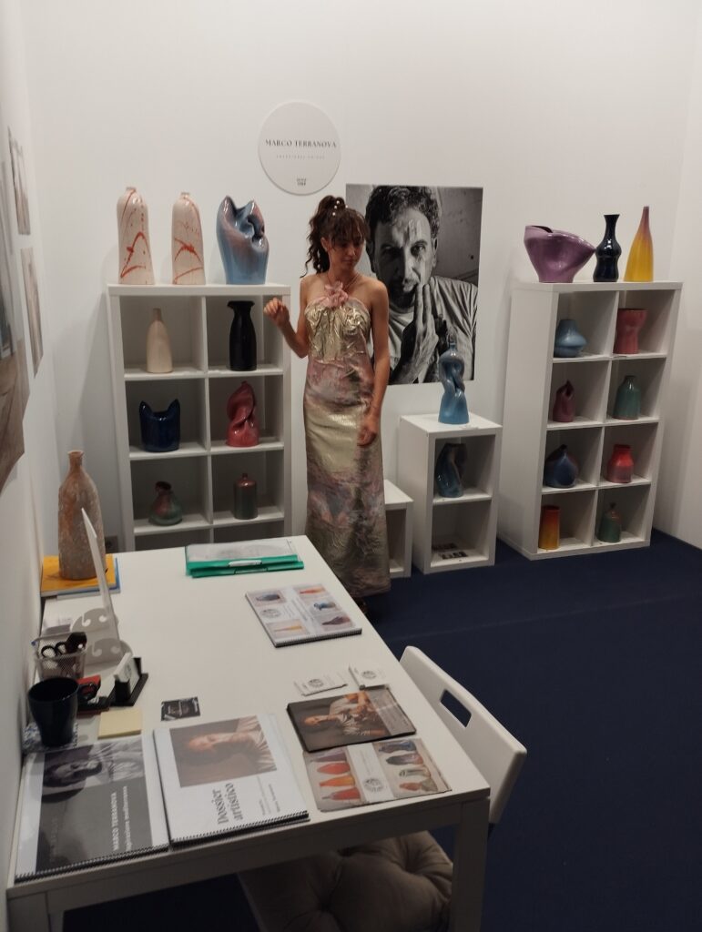 Marco Terranova en exposición de arte y cerámica contemporánea en Sevilla