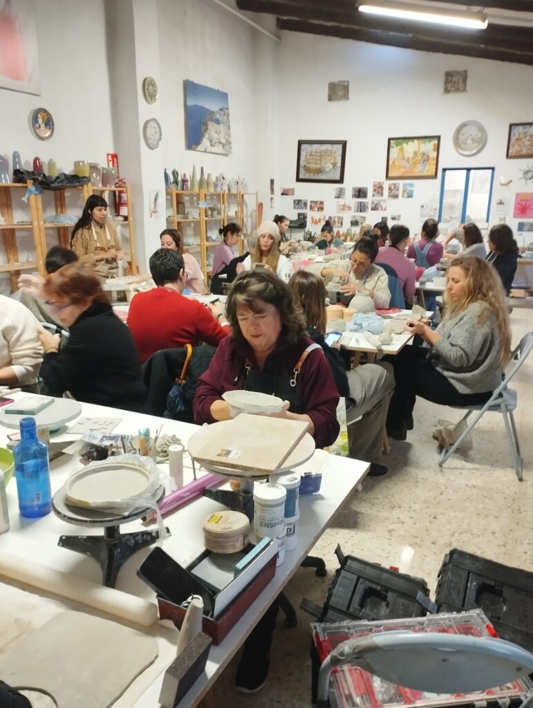 Taller monográfico de cerámica en Sevilla para alumnos